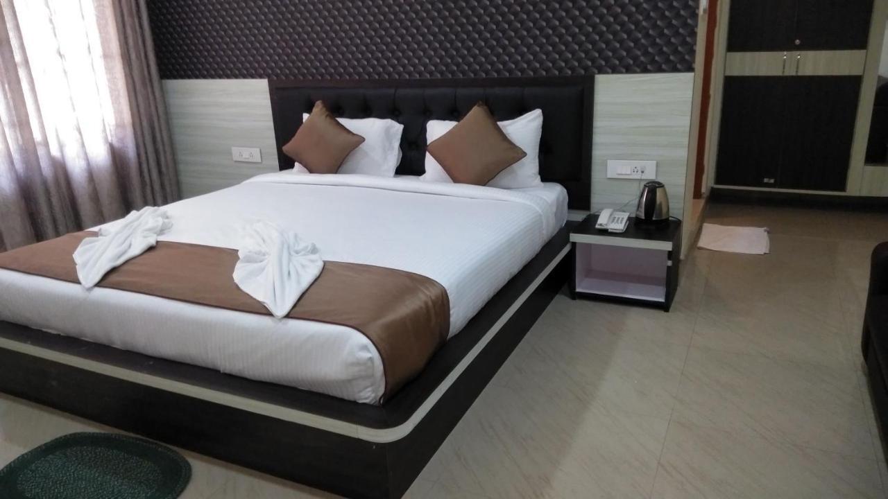 The Four Season Hotel Dimāpur Exteriör bild
